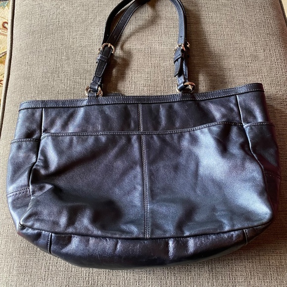 Ladies Coach handbag - Picture 4 of 14